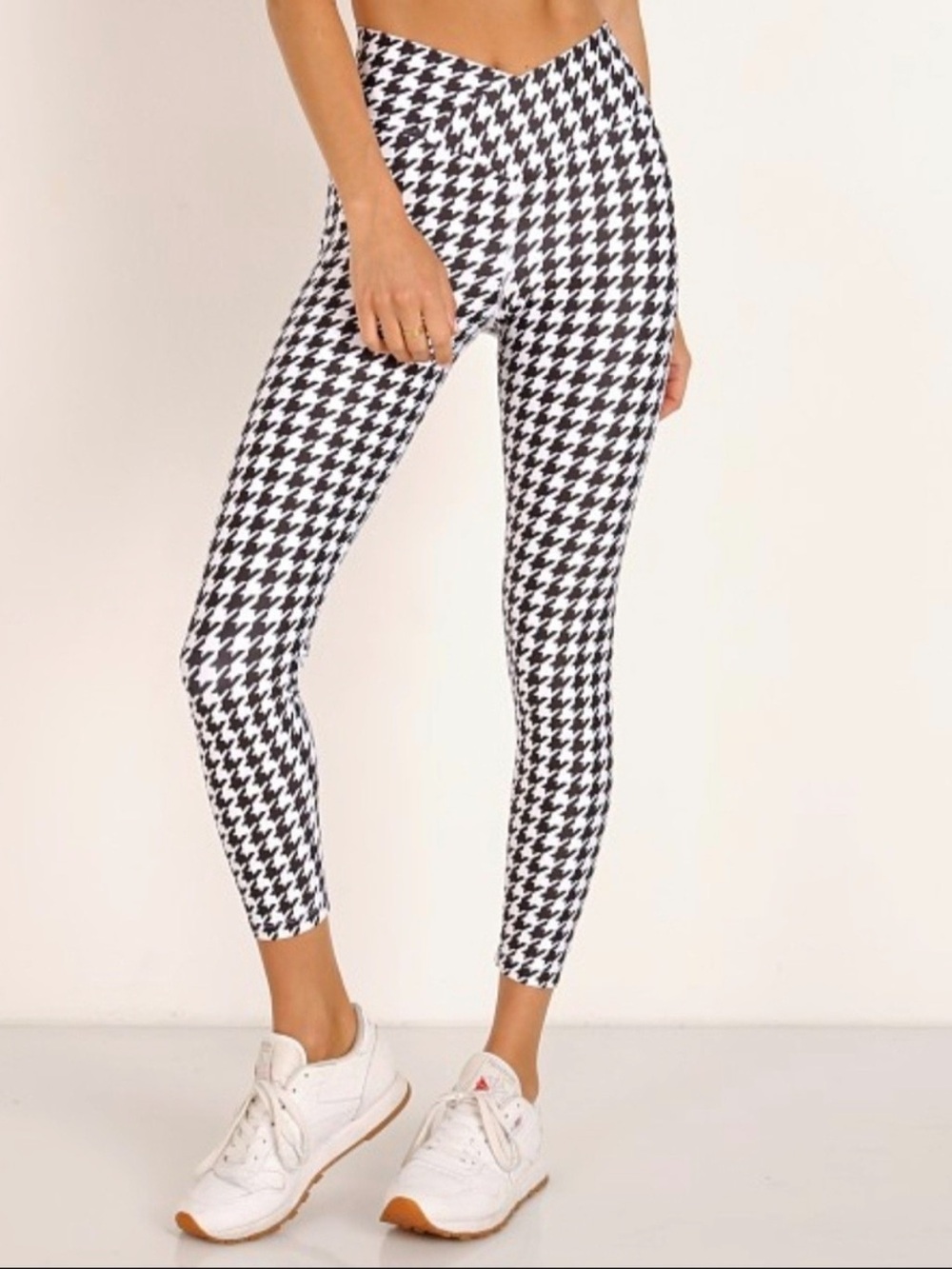 New Beach Riot Sport Black White Houndstooth Crossover Waist Ankle Leggings $108